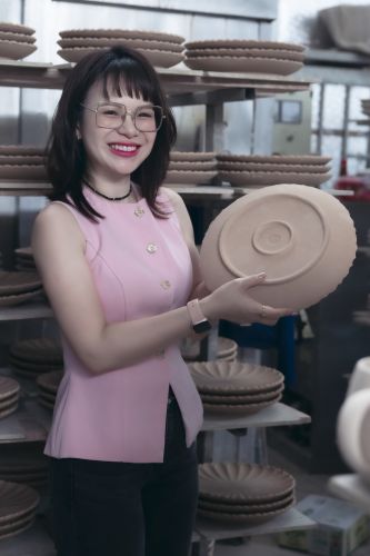 Gốm Làng và Hành Trình Tiếp Nối Di Sản: Giữ Lửa Nghề Trong Từng Nhịp Thở Đương Đại
